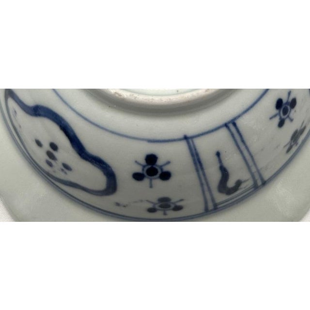 Rare Pair of 18th Century Chinese Export Blue and White Scalloped Bowls Long Eliza Motif For Sale - Image 11 of 15