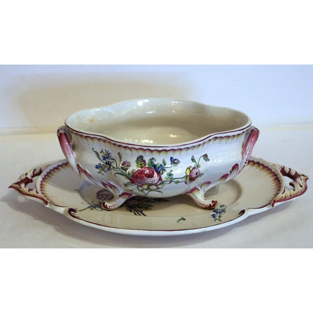 French Mid-19th Century Soup Tureen and Underplate For Sale - Image 3 of 12