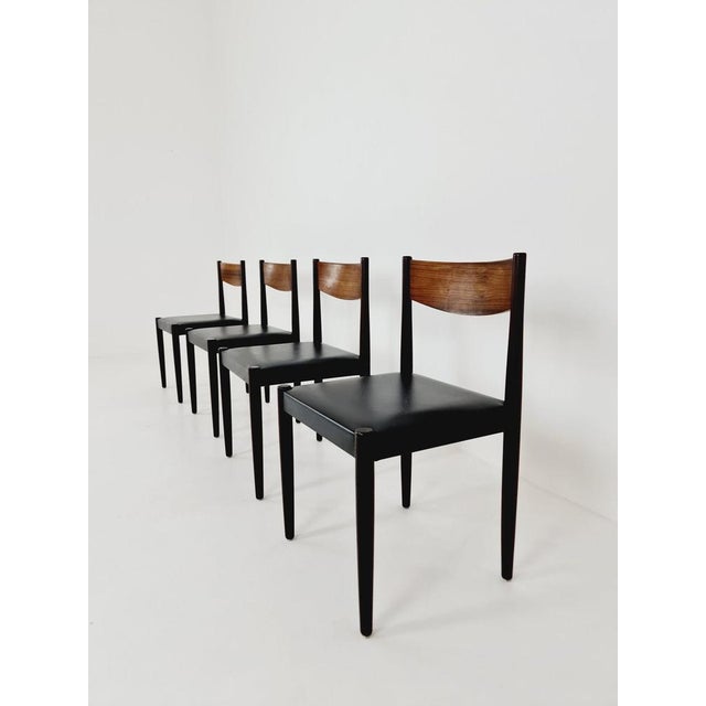 Danish Modern Chairs Design by Niels Möller for Frem Rojle, 1960s, set of 4 The chairs are in great condition, however, as...