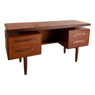 1970s G Plan Fresco Floating Teak Desk by v.b. Wilkins For Sale