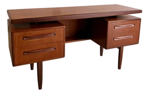 1970s G Plan Fresco Floating Teak Desk by v.b. Wilkins