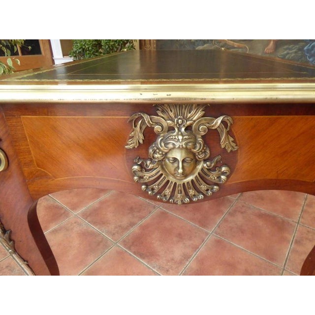 Antique Louis XV Walnut Writing Desk attributed to François Linke, 1920 For Sale - Image 15 of 18