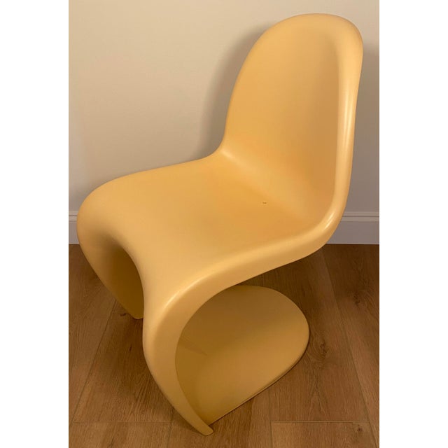 Verner Panton Set of 7 Cantilevered Chairs by Vitra Herman Miller Edition For Sale In Miami - Image 6 of 7