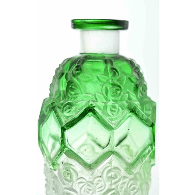 Art Deco Opaline Glass Perfume Bottle in the style of René Lalique, 1930s For Sale - Image 4 of 5