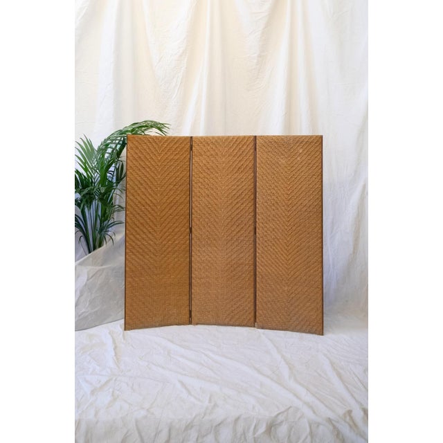 Three-Panel Woven Wicker Screen, 1970s For Sale - Image 4 of 6