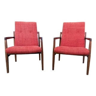 Pair of Vintage Mid-Century Modern Walnut Armchairs Manor of Jens Risom For Sale