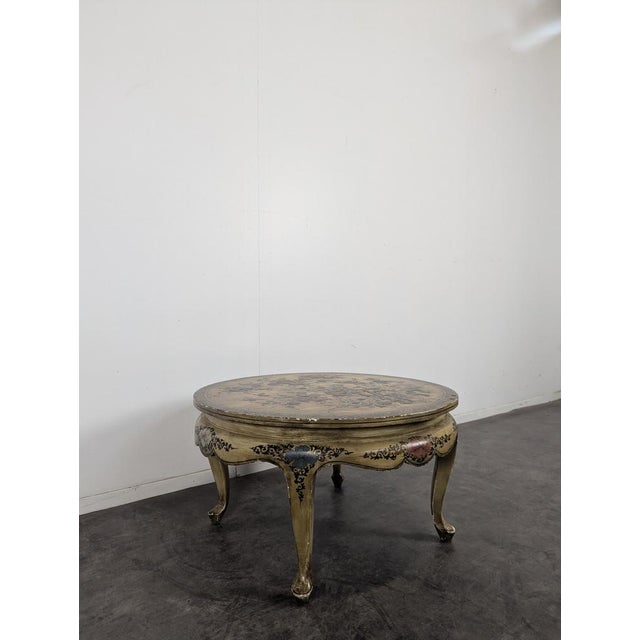 Lacquered Chinese Coffee Table attributed to Pitt & Scott, in Very Good conditions.