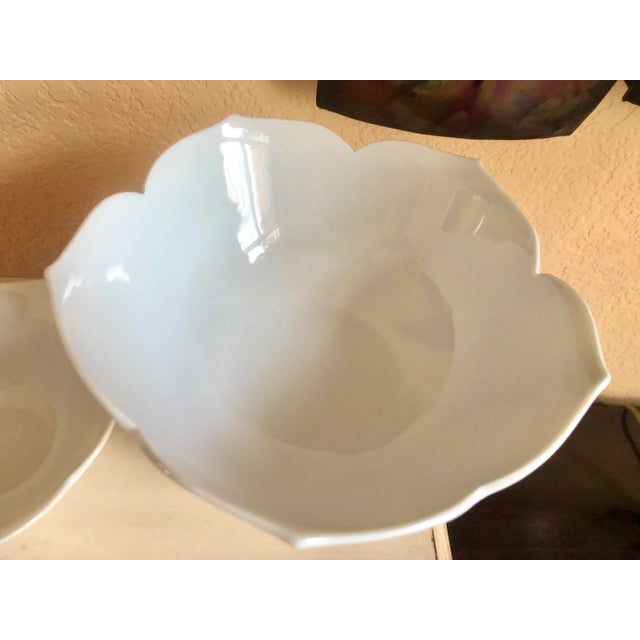 White Mid 20th-Century Porcelain Nesting Lotus Serveware Bowls, Japan - Set of 4 For Sale - Image 8 of 12