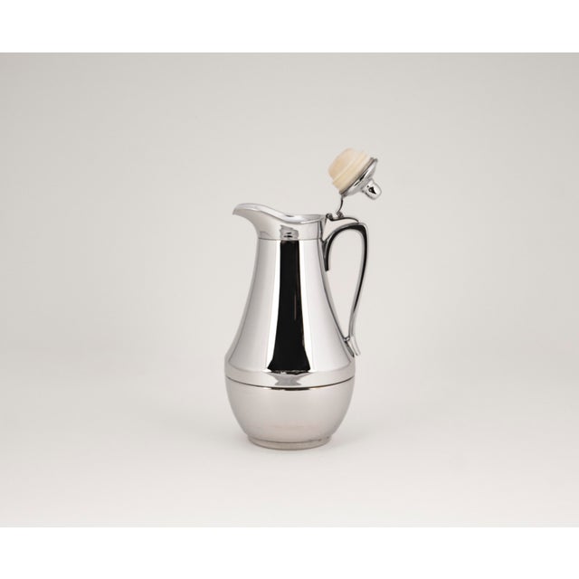 This 1.0 liter thermos jug from the Alfi Series 1852 dates back to the early 1990s and reflects the distinctive European...