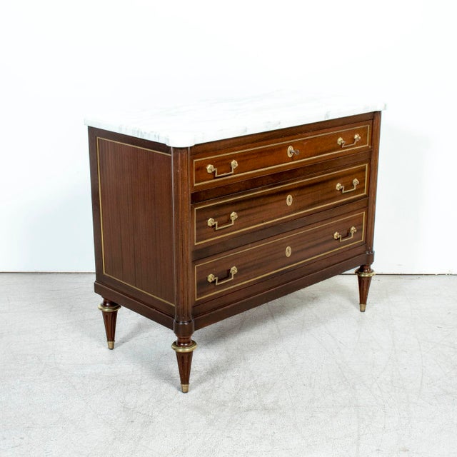 20th Century French Louis XVI Style Maison Jansen Three-Drawer Mahogany Commode With Cararra Marble Top For Sale In Birmingham - Image 6 of 18