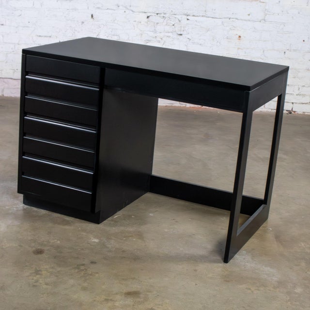 Mid-Century Modern Mid-20th Century MCM Desk by Sligh Furniture Cross Country Line With Black Painted Frame For Sale - Image 3 of 17