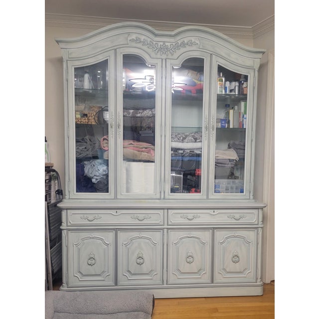 1990s Thomasville French Country Lighted China Cabinet For Sale - Image 9 of 9
