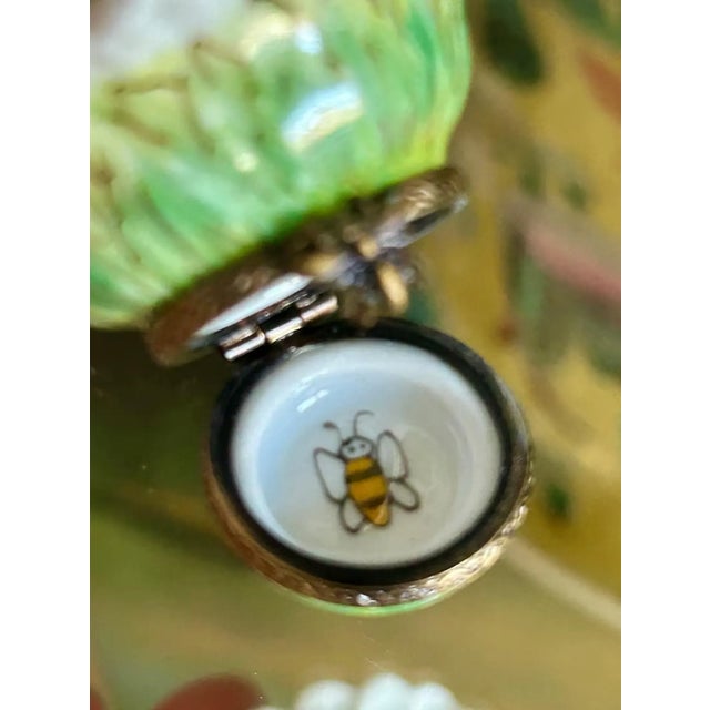 Figurative Limoges Porcelain Trinket Box - Daisy For Sale - Image 3 of 4