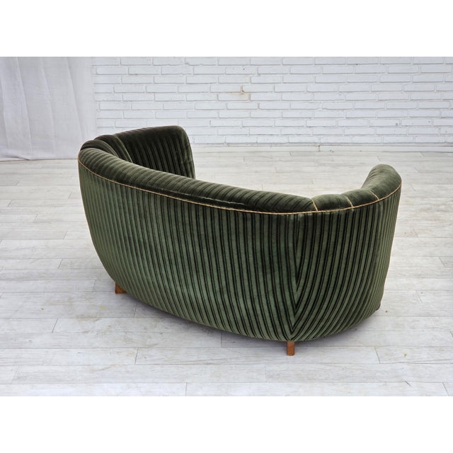 Danish 2-Seater Curved Sofa in Furniture Velour and Oak Wood, 1960s For Sale - Image 11 of 18