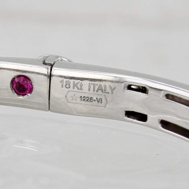 Metal Roberto Coin 0.33ctw Diamond Capri Bangle Bracelet 18k White Gold 6 For Sale - Image 7 of 8