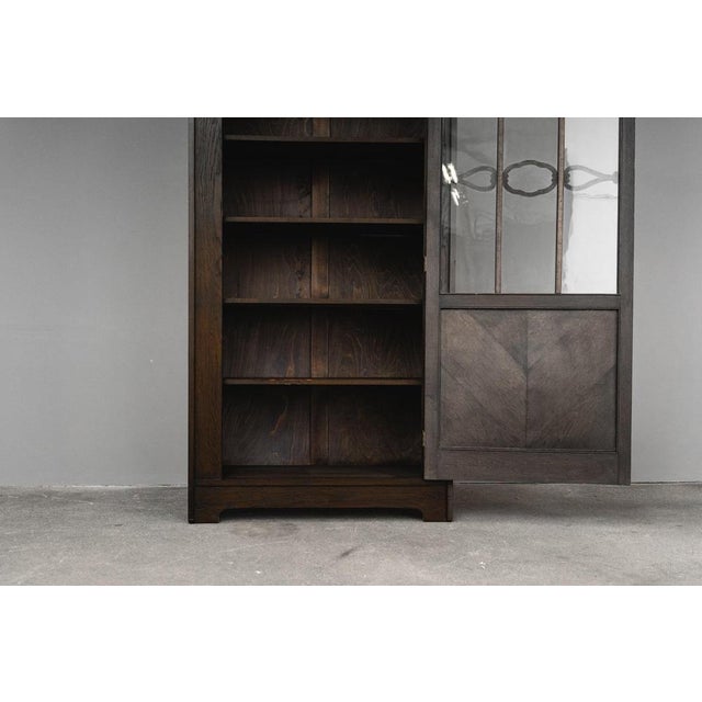Art Nouveau Bookcase in Oak For Sale - Image 13 of 18