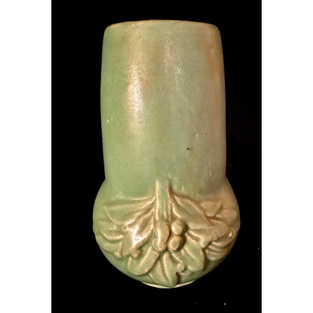 1930s McCoy Matte Green Stove Pipe Vase For Sale - Image 4 of 10