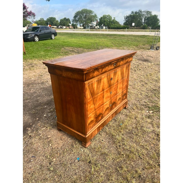 French 19th Century Louis Philippe Walnut Chest of Drawers For Sale - Image 6 of 12