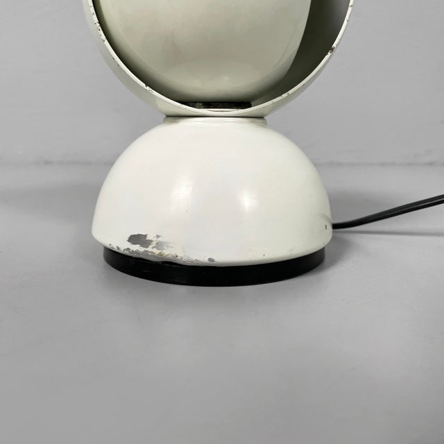 Italian Modern White Eclisse Table Lamps by Vico Magistretti for Artemide, 1970s, Set of 2 For Sale - Image 11 of 16