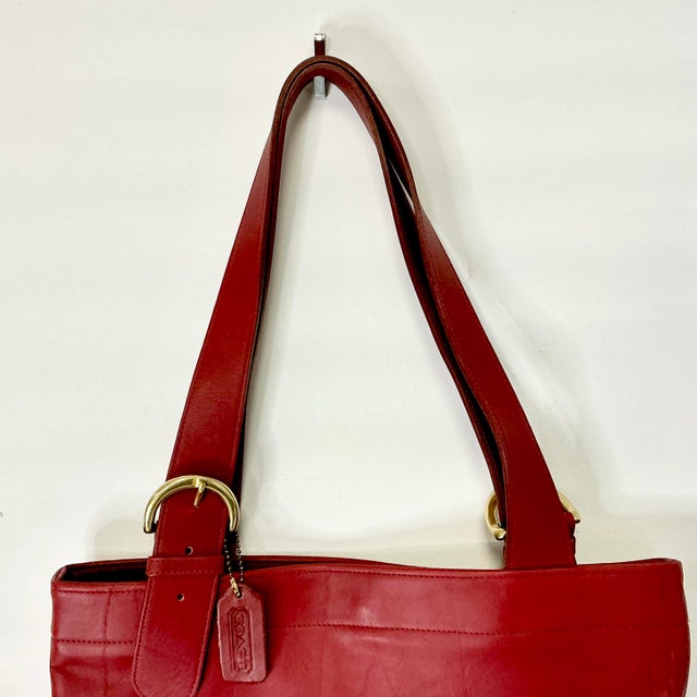 How did we ever live without a stylish upscale leather tote? There are so many occasions you need to pack items for...