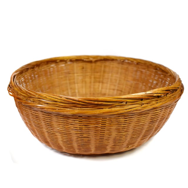 Vintage Hand Woven Wicker Round Lidded Storage Basket For Sale - Image 6 of 8