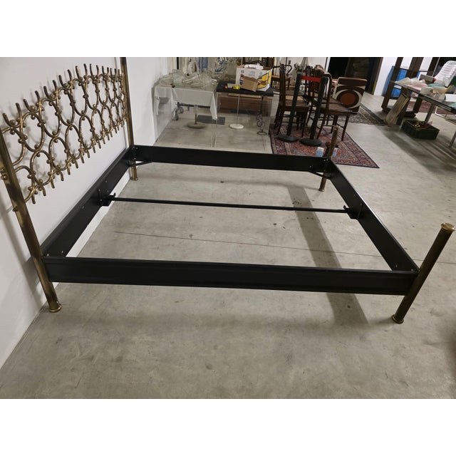 Sculptural Bed by Arnaldo Pomodoro for Osvaldo Borsani, 1960s For Sale - Image 4 of 18