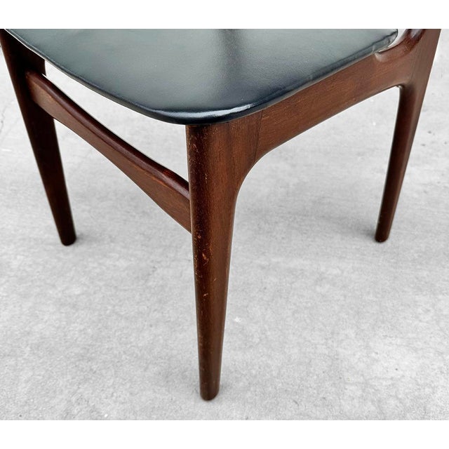 1960s Vintage Mid-Century Modern Danish Teak Chair by Schiønning & Elgaard Randers For Sale In Los Angeles - Image 6 of 11