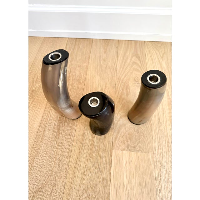 1980s Set of 3 Sculptural Polished Horn Candlesticks – 1970s Organic Modern, Karl Springer Style For Sale - Image 5 of 7