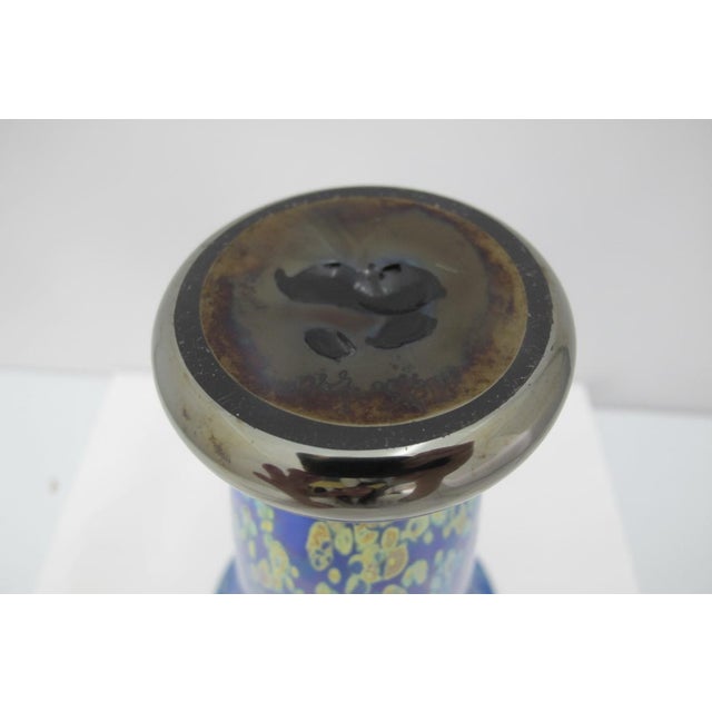 Donald Carlson Iridescent Blue Splatter Studio Art Glass Trumpet Vase For Sale - Image 11 of 11