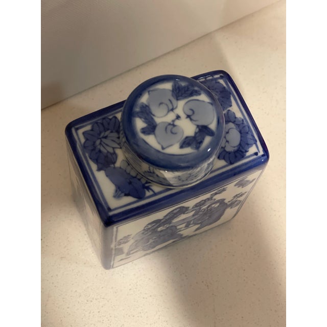 Ceramic Early 20th Century Antique Chinese Export Porcelain Tea Caddy For Sale - Image 7 of 8
