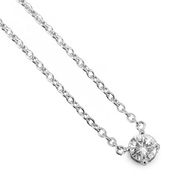 Gender: Unisex Metal Type: 18K White & Yellow Gold Length: 16.00 mm Weight: 3.90 grams 18K white & yellow gold single...