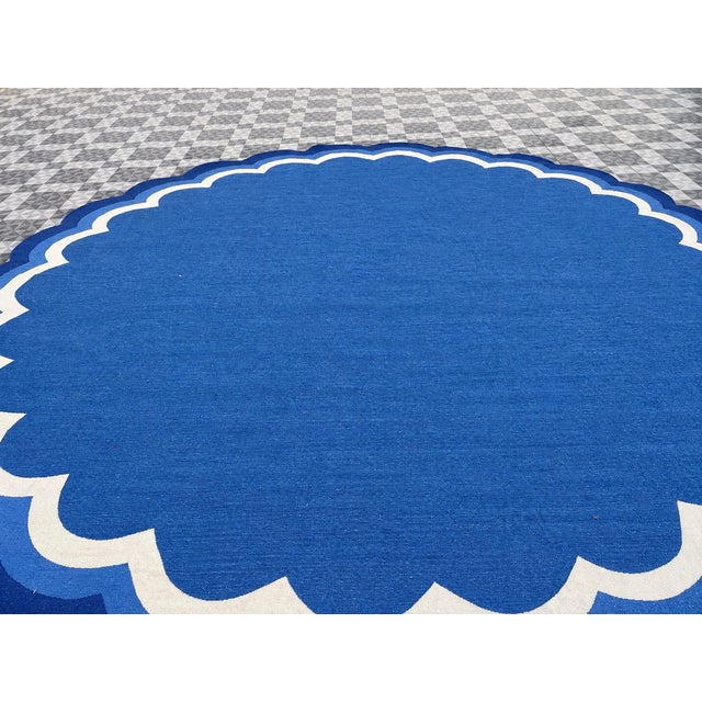 Handmade Cotton Round Scalloped Rug, Sky Blue, Cream and Royal Blue Border Dhurrie-12' Round For Sale - Image 9 of 10