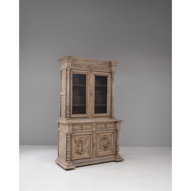 Traditional 1880s Belgian Oak Vitrine with Ornate Carvings For Sale - Image 3 of 18