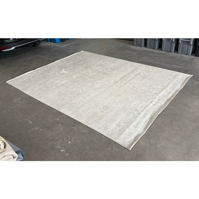 Traditional 8ft 9in × 11ft 9in Exquisite Rugs Distressed Traditional Area Rug For Sale - Image 3 of 12
