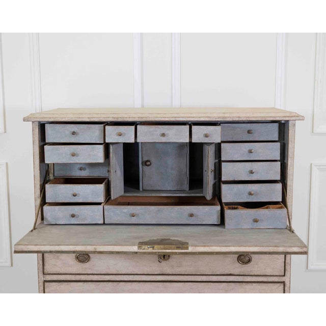An antique Swedish bureau in antique white. For Sale In Atlanta - Image 6 of 10