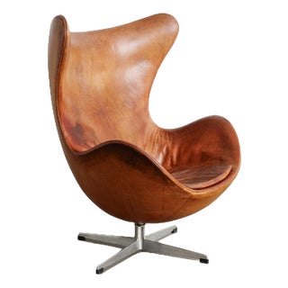 Mid-Century Modern Danish Egg Chair in Leather by Arne Jacobsen for Fritz Hansen, 1963 For Sale