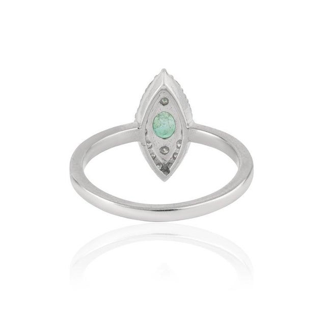 Contemporary Oval Cut Emerald & Diamond Pavé Cocktail Ring in 925 Sterling Silver, Size 8 For Sale - Image 3 of 15
