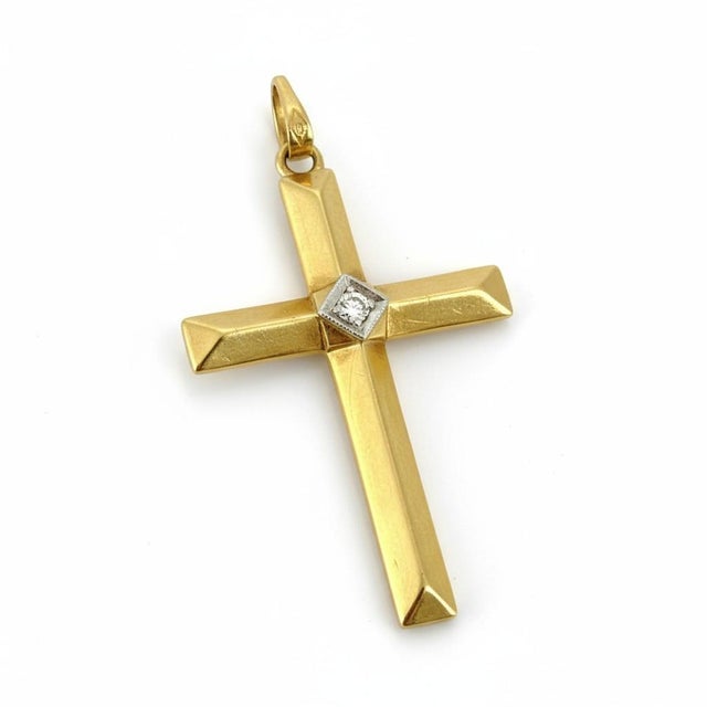 Modern 14k Yellow Gold Cross Pendant With Diamond and Chain For Sale - Image 3 of 10