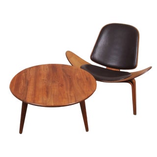 Shell Chairs with Table by Hans J. Wegner for Carl Hansen, 2006, Set of 2 For Sale