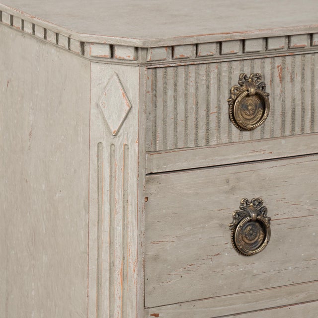 Wood Pair of 19th Century Swedish Gray Painted Chests of Drawers For Sale - Image 7 of 18