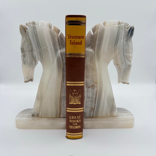 Italian Vintage Italian Banded Onyx Horse Head Bookends – 8.5” Sculptural Stone a Pair For Sale - Image 3 of 7