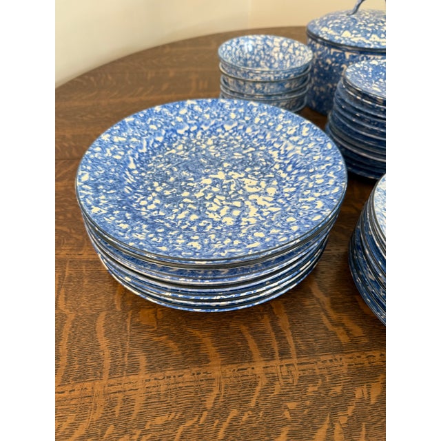 American Mid 20th Century Stangl Spongeware Pottery Large Dish Set - 43 Pieces For Sale - Image 3 of 16