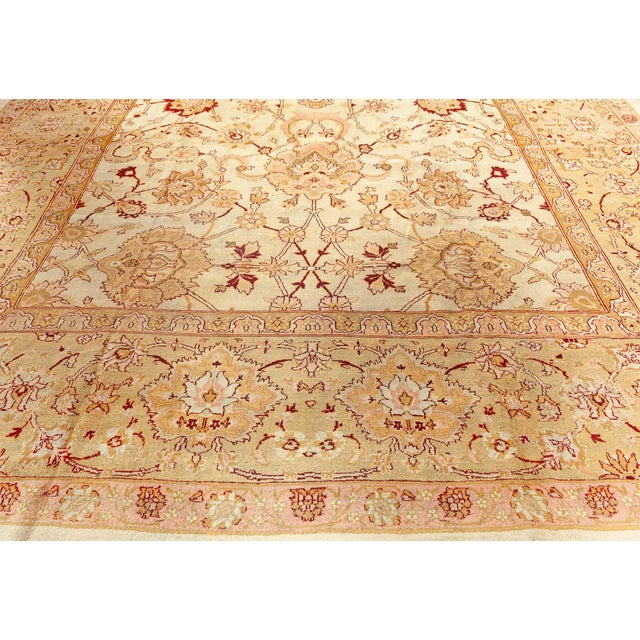 Early 20th Century Indian Amritsar Rug For Sale In New York - Image 6 of 8