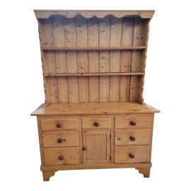 Example of Traditional China and Display Cabinets