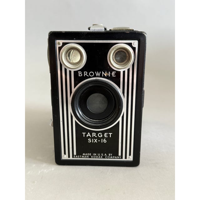 Art Deco 1930s Kodak Brownie Target Six – 16 Box Art Deco Camera For Sale - Image 3 of 9