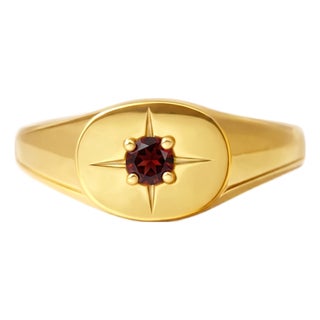 Garnet Starburst Engraved Signet Ring • Celestial Gemstone Unisex Signet Ring • Vintage Style Gift for Her Us 7 For Sale