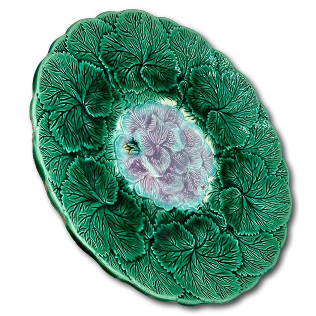 Beautiful 1880s Antique Victorian Majolica Dish With Bracket for Wall Plate Hanging Display - Great Colors For Sale - Image 11 of 18