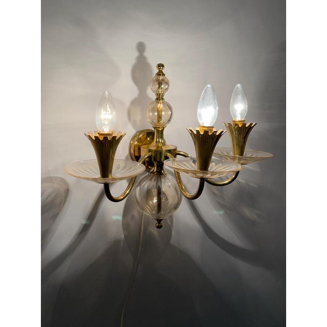 Crystal and Brass Wall Sconce with Glass by Lightolier, 1950s For Sale - Image 4 of 18