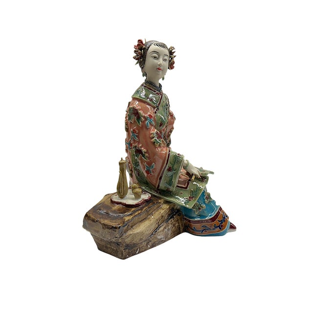 Asian Chinese Porcelain Qing Style Dressing Drinking Tea Lady Figure For Sale - Image 3 of 5