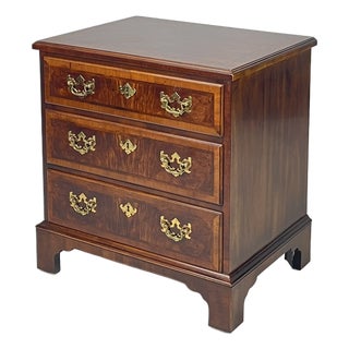 Vintage Henredon Aston Court 3-Drawer Nightstand For Sale
